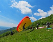 In LINZONE (1392 m) da Roncola il 9 maggio 2026 in solitaria ma incontrando tanti amici-FOTOGALLERY